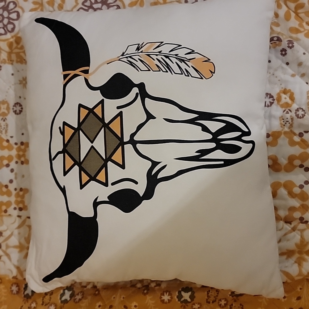 PILLOW Boho 24 x 24 Steer head pillow Western